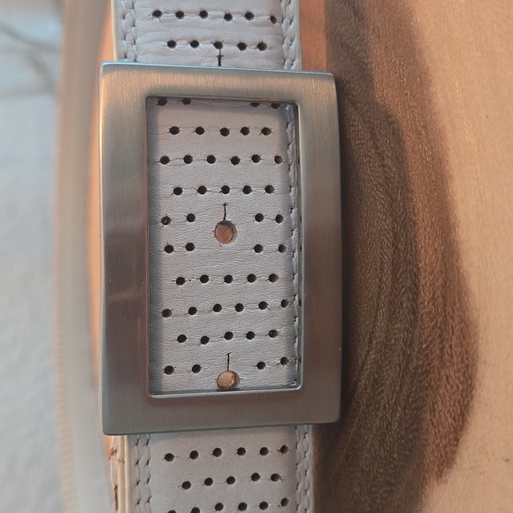 PGA TOUR Mens White Leather Silver Buckle Perforated Adjustable Golf Belt Sz 36 - Picture 2 of 10